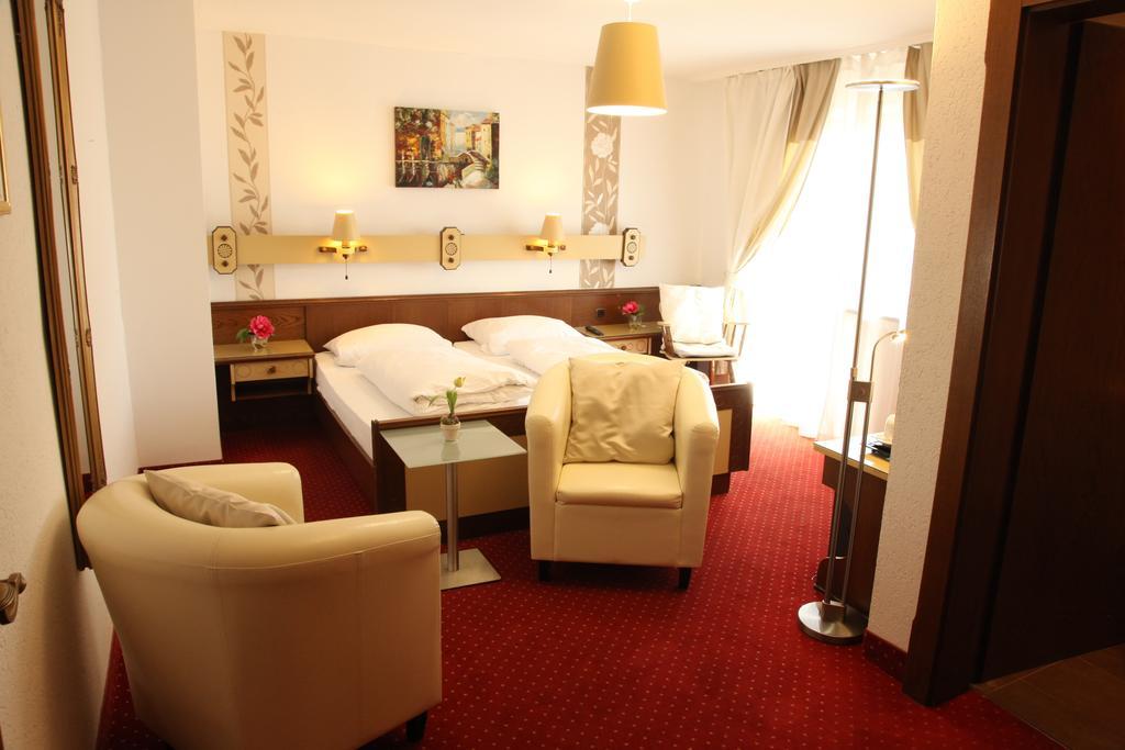 Kurhotel Wuerdinger Hof Bad Fussing Phòng bức ảnh